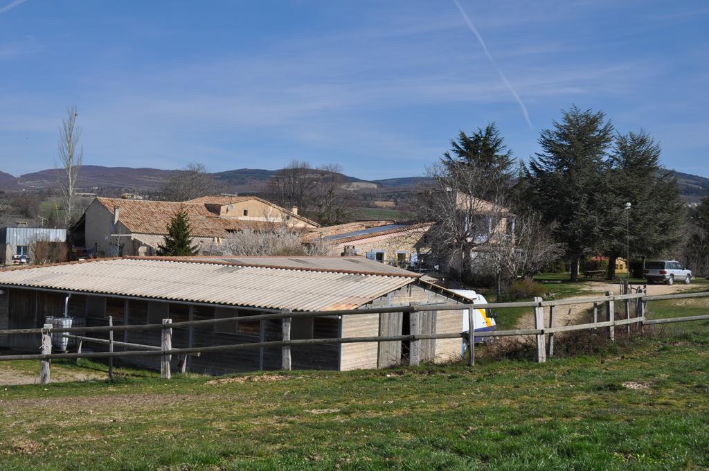 Le Petit Labouret Hotel Revest-du-Bion Exterior foto