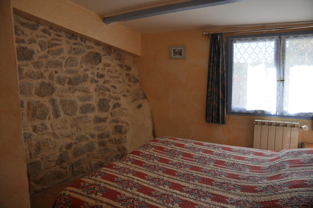 Le Petit Labouret Hotel Revest-du-Bion Exterior foto